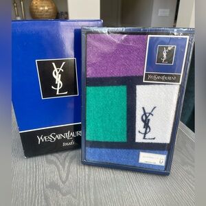 YVES SAINT LAURENT (YSL) face towel gift set